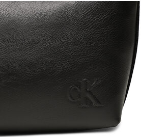 Calvin Klein Jeans kabelka Ultralight Shoulder Bag22 Pu K60K610852 Černá