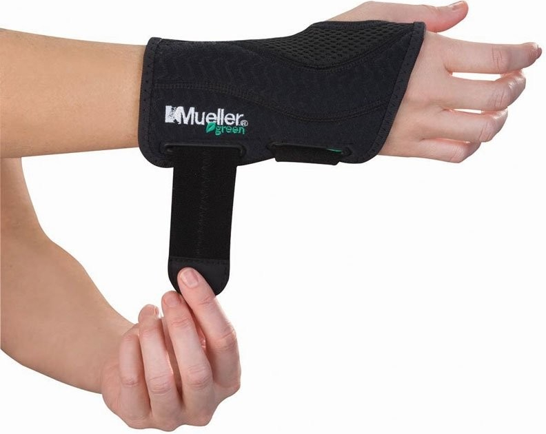 Mueller Ortéza na zápěstí Fitted Wrist Brace L/XL Pravá