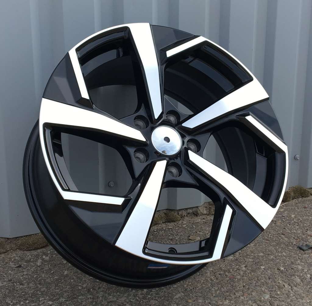 Racing Line XE173 7,5x19 5x114,3 ET40 black polished