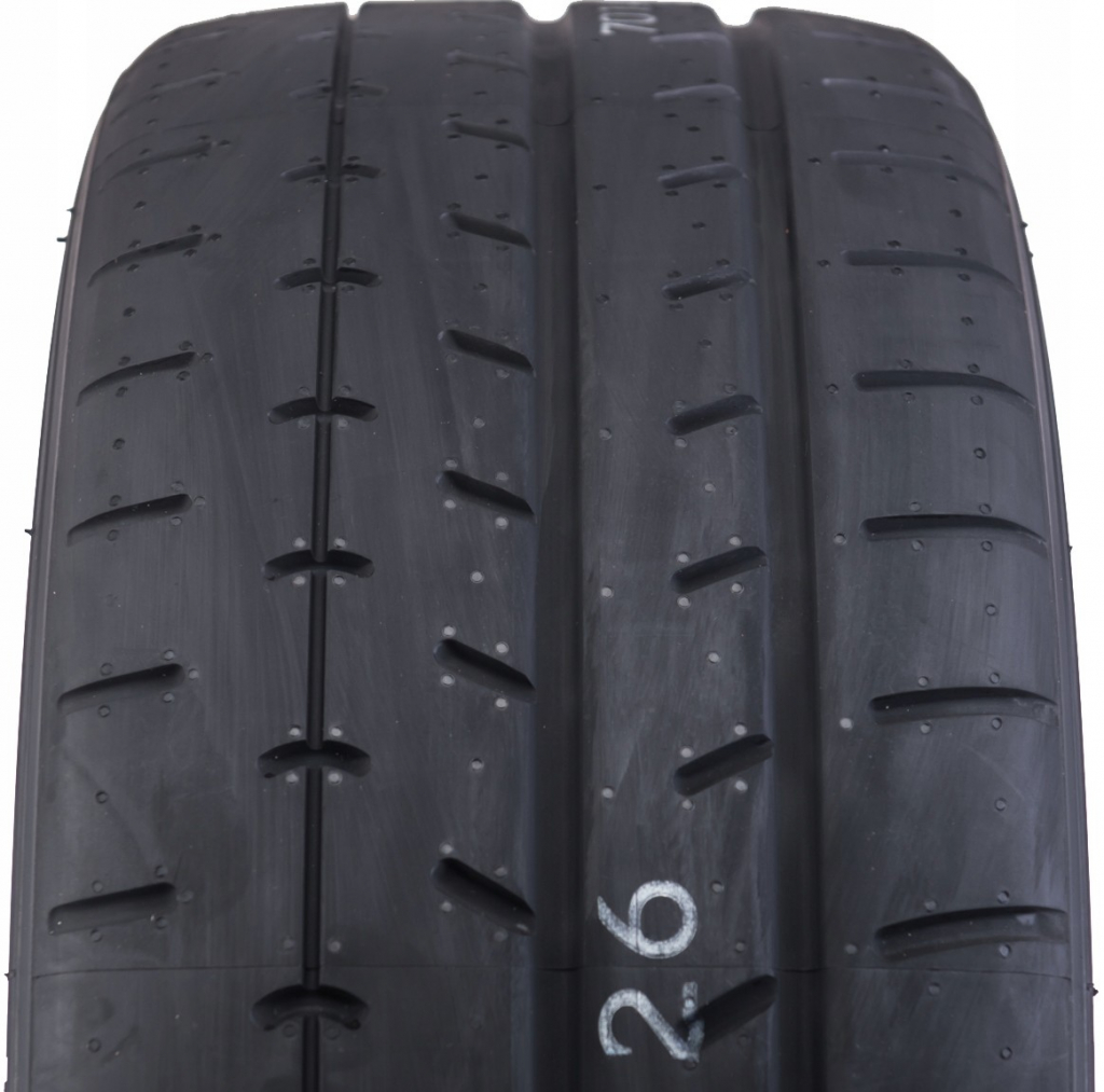 Yokohama Advan A052 235/40 R18 95Y