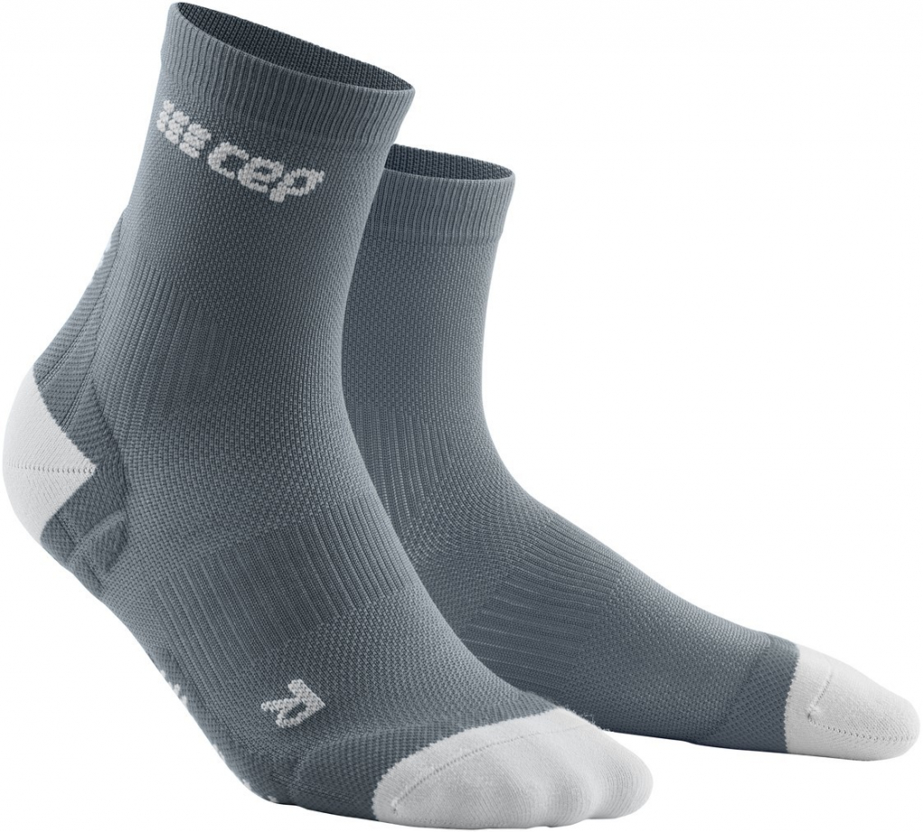 CEP krátké běžecké kompresní ponožky ULTRALIGHT šedá / světle šedá