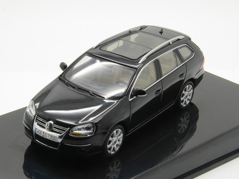 AUTOart Volkswagen Golf V Variant 2007 1:43