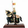 Marto Windlass Soška Španělský rytíř na koni v brnění, tmavě zelená čabraka