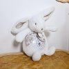 Doudou hracia skrinka s projekciou Králiček biely Doudou hracia skrinka s projekciou Králiček biely