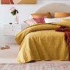 Elegantný prehoz na posteľ LEILA v horčicovej farbe Rozmer prehozu (šírka x dĺžka): 200x220cm