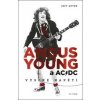 Angus Young a AC/DC (Jeff Apter) Angus Young a AC/DC (Jeff Apter)