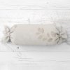 Biante Vankúš valec bonbon Sandra SA-681 Eukalyptové listy na svetlom pastelovo zelenom 15x40 cm Biante Vankúš valec bonbon Sandra SA-681 Eukalyptové listy na svetlom pastelovo zelenom 15x40 cm
