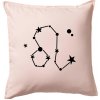 Súhvezdie - Leo - Lev - Vankúš 50x50 - 50x50 - Vrátane výplne ( Svetloružová ) Súhvezdie - Leo - Lev - Vankúš 50x50 - 50x50 - Vrátane výplne ( Svetloružová )