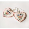 Farebné folklórne srdcové náušnice s bodkami (Drevené folklórne náušnice farebné srdcia s bodkami) Farebné folklórne srdcové náušnice s bodkami (Drevené folklórne náušnice farebné srdcia s bodkami)