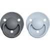 BIBS De Lux Natural Rubber Size 2: 6+ months cumlík Iron / Baby Blue 2 ks BIBS De Lux Natural Rubber Size 2: 6+ months cumlík Iron / Baby Blue 2 ks