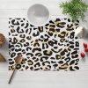 Biante Bavlnené prestieranie na stôl Sandra SA-409 Leopardí vzor na bielom 30x40 cm Biante Bavlnené prestieranie na stôl Sandra SA-409 Leopardí vzor na bielom 30x40 cm