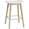 Muuto Barová stolička Fiber Stool 65cm, Wood base, natural white/oak Muuto Barová stolička Fiber Stool 65cm, Wood base, natural white/oak