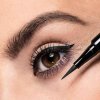 Artdeco Liquid Liner Intense dlhotrvajúci očné linky vo fixe 01 black 1,5 ml