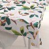 Biante Bavlnený obdĺžnikový obrus Sandra SA-293 Magnólia so zelenými listami na bielom 100x140 cm Biante Bavlnený obdĺžnikový obrus Sandra SA-293 Magnólia so zelenými listami na bielom 100x140 cm