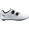 Northwave Revolution, White/ Black Veľkosť: 45.5 Štýlový model cestných tretier Northwave Revolution, White/ Black Veľkosť: 45.5 Štýlový model cestných tretier