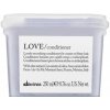 Davines Essential Haircare Love Smoothing Conditioner uhladzujúci kondicionér pre hrubé a nepoddajné vlasy 250 ml Davines Essential Haircare Love Smoothing Conditioner uhladzujúci kondicionér pre hrubé a nepoddajné vlasy 250 ml