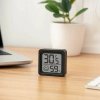 Digitálny izbový mini teplomer a vlhkomer (Kompaktný teplomer-vlhkomer s LCD displejom pre presné meranie klímy v interiéri) Digitálny izbový mini teplomer a vlhkomer (Kompaktný teplomer-vlhkomer s LCD displejom pre presné meranie klímy v interiéri)