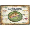 Kovová tabuľa retro Lunkers Rybolov 30x20cm (Retro ceduľa na stenu - materiál kov) Kovová tabuľa retro Lunkers Rybolov 30x20cm (Retro ceduľa na stenu - materiál kov)