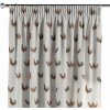 Dekoria Záves na riasiacej páske, hnedé kohúty na krémovom podklade, Flowers, 141-80 Dekoria Záves na riasiacej páske, hnedé kohúty na krémovom podklade, Flowers, 141-80