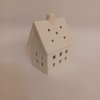 DECOLED Keramický domček, 7 x 6 x 10 cm, teplá biela, 2xLR44 DECOLED Keramický domček, 7 x 6 x 10 cm, teplá biela, 2xLR44