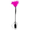 Secret play Riding Crop Black jazdecký kožený bič s páperovým dráždidlom Fuchsia 52 cm Secret play Riding Crop Black jazdecký kožený bič s páperovým dráždidlom Fuchsia 52 cm