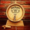 Ručne vyrobený drevený sud z dubu Jack Daniels s kohútikom a podstavcom Ručne vyrobený drevený sud z dubu Jack Daniels s kohútikom a podstavcom