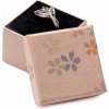 Nefertitis Papierová darčeková krabička s kvietkami na prstene 4,8 x 4,8 cm NF27202 - 4,8 x 4,8 x 3,9 cm Nefertitis Papierová darčeková krabička s kvietkami na prstene 4,8 x 4,8 cm NF27202 - 4,8 x 4,8 x 3,9 cm