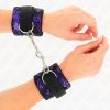 Kink - short velvet lace wrist restraints and nylon bind purple / black 23 x 6.5 cm Kink - short velvet lace wrist restraints and nylon bind purple / black 23 x 6.5 cm