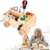 Drevená Montessori tabuľa so skrutkami a prepínačom svetiel auta Drevená Montessori tabuľa so skrutkami a prepínačom svetiel auta
