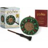 Harry Potter: Hogwarts Christmas Wreath and Wand Set (Donald Lemke)(Brožovaná) Harry Potter: Hogwarts Christmas Wreath and Wand Set (Donald Lemke)(Brožovaná)