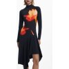 Krátke šaty Desigual pre ženy v čiernej farbe čierna | červená L DESIGUAL 8445110715147 Krátke šaty Desigual pre ženy v čiernej farbe čierna | červená L DESIGUAL 8445110715147