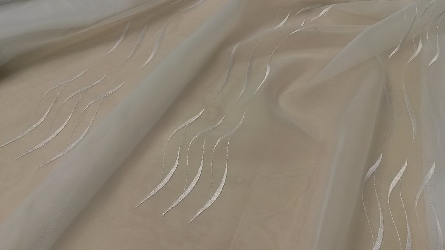 Vyšívaná luxusná záclona bílá GERSTER 195/0001 300 cm