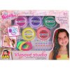 Zkrášlovací sada MaDe Vlasové studio - set s barvami na vlasy, gumičkami a doplňky, 26,5 × 3 × 20 cm Zkrášlovací sada MaDe Vlasové studio - set s barvami na vlasy, gumičkami a doplňky, 26,5 × 3 × 20 cm