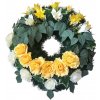 Smútočný veniec kruh s umelými ružami, ľaliami a doplnkami Ø 60cm krémový, žltý Smútočný veniec kruh s umelými ružami, ľaliami a doplnkami Ø 60cm krémový, žltý