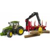 Bruder Traktor John Deere 7R 350 se zadním přívěsem a 4 kládami Bruder Traktor John Deere 7R 350 se zadním přívěsem a 4 kládami