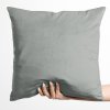 Biante Zamatová obliečka na vankúš Velvet Prémium SVP-046 Svetlo sivá 40 x 40 cm Biante Zamatová obliečka na vankúš Velvet Prémium SVP-046 Svetlo sivá 40 x 40 cm