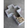 lacne-dekoracie.sk Betónová misa v tvare kríža so zlatými ružami 45279 23,5x16x5cm lacne-dekoracie.sk Betónová misa v tvare kríža so zlatými ružami 45279 23,5x16x5cm