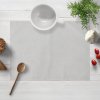 Biante Dekoračné prestieranie na stôl BKR-501 Svetlo sivé 30x40 cm Biante Dekoračné prestieranie na stôl BKR-501 Svetlo sivé 30x40 cm