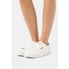 Dámske tenisky LEVI'S® Malibu 2.0 D6534-0003 WHITE Farba: Biela, Veľkosť: 39 Dámske tenisky LEVI'S® Malibu 2.0 D6534-0003 WHITE Farba: Biela, Veľkosť: 39