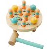 Dřevěná zatloukačka - mrkvové pole, Adam Toys Dřevěná zatloukačka - mrkvové pole, Adam Toys