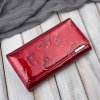 Jennifer Jones Lakovaná kožená dámska peňaženka | červená SP-19-RD Jennifer Jones Lakovaná kožená dámska peňaženka | červená SP-19-RD