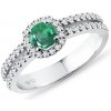 Luxusný diamantový prsteň z bieleho zlata so smaragdom KLENOTA K0804042 Luxusný diamantový prsteň z bieleho zlata so smaragdom KLENOTA K0804042