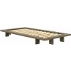 Hnedá jednolôžková posteľ z borovicového dreva s roštom 90x200 cm Japan – Karup Design Hnedá jednolôžková posteľ z borovicového dreva s roštom 90x200 cm Japan – Karup Design