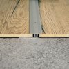 Profil AL ukončovací Egger 21 mm, elox Striebro, 1 m, skrutkovací na podlahy hr. 6,5-16 mm, Typ 103 - 1483141 - 1,00 bm Profil AL ukončovací Egger 21 mm, elox Striebro, 1 m, skrutkovací na podlahy hr. 6,5-16 mm, Typ 103 - 1483141 - 1,00 bm