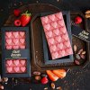 CASA KAKAU Vegánska remeselná biela čokoláda s jahodami a malinami - LOVE CHOCOLATE 90 g CASA KAKAU Vegánska remeselná biela čokoláda s jahodami a malinami - LOVE CHOCOLATE 90 g