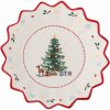 Bloomingville Červeno-krémový servírovací keramický tanier s vianočným motívom 20 cm Naive Bloomingville Červeno-krémový servírovací keramický tanier s vianočným motívom 20 cm Naive