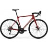 Cestný bicykel MERIDA SCULTURA 4000 2026 Veľkosť rámu: L na výšku (185-191 cm) červený(šedý) Cestný bicykel MERIDA SCULTURA 4000 2026 Veľkosť rámu: L na výšku (185-191 cm) červený(šedý)