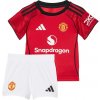 Adidas Manchester United set detský (2025-2026) domáci (menšie veľkosti) + vlastné meno a číslo Adidas Manchester United set detský (2025-2026) domáci (menšie veľkosti) + vlastné meno a číslo