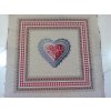 Štvorec na vankúš: srdiečko v rámiku (Štvorec na vankúš: srdiečko v rámiku) Štvorec na vankúš: srdiečko v rámiku (Štvorec na vankúš: srdiečko v rámiku)