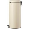 Béžový nášľapný oceľový odpadkový kôš 30 l NewIcon – Brabantia Béžový nášľapný oceľový odpadkový kôš 30 l NewIcon – Brabantia